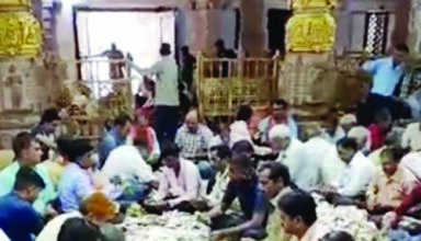 An amount of seven crores was taken out of the storehouse of Sanvara Seth, gold and silver are yet to be weighed.