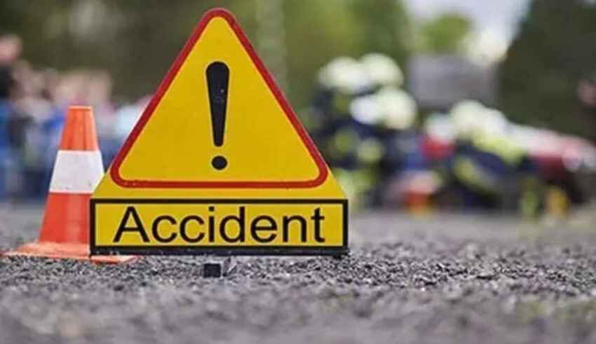 Car-truck collision, truck caught fire, two injured