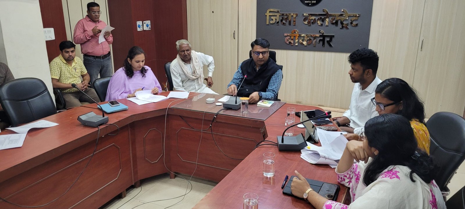 प्रकरणों का समयबद्ध, नियमसम्मत और गंभीरतापूर्वक करें निस्तारणः जिला कलक्टर