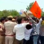 छात्रसंघ चुनाव बहाली की मांग तेज: डूंगर कॉलेज के बाहर ABVP का प्रदर्शन, सड़क जाम, पुलिस ने कई छात्रों को लिया हिरासत में