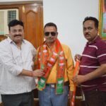 वार्ड 73 में भाजपा को बड़ा समर्थन, बसपा प्रत्याशी रविन्द्र कुमार सारस्वत ने थामा दीपक पारीक का हाथ